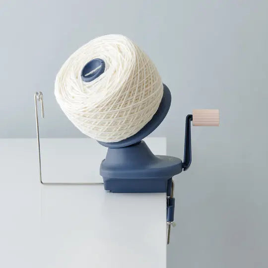 Clover Yarn Winder