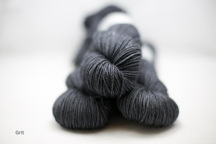 PRE-ORDER - Lush worsted / Neutrals