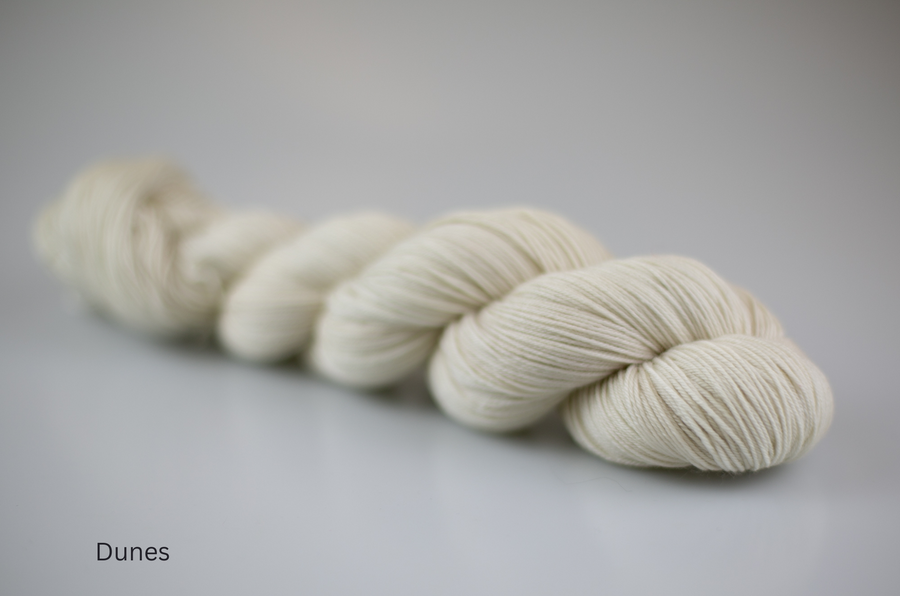Cloud Fingering (20g) / Neutrals