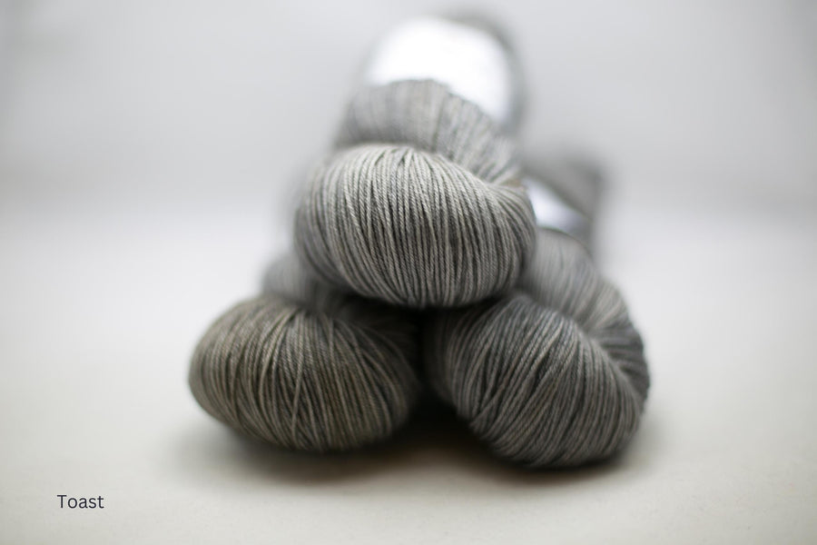 PRE-ORDER - Lush worsted / Neutrals