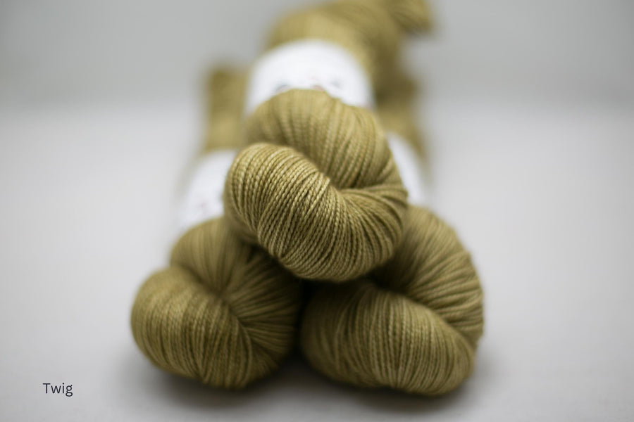 PRE-ORDER - Highland Worsted / Neutrals